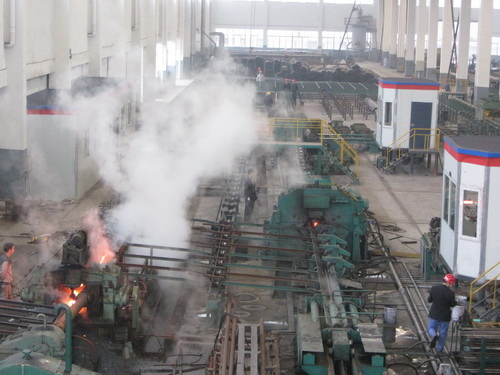 双鸭山无缝钢管厂家生产车间