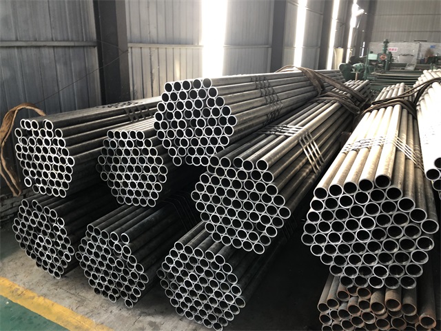 双鸭山小口径厚壁无缝钢管